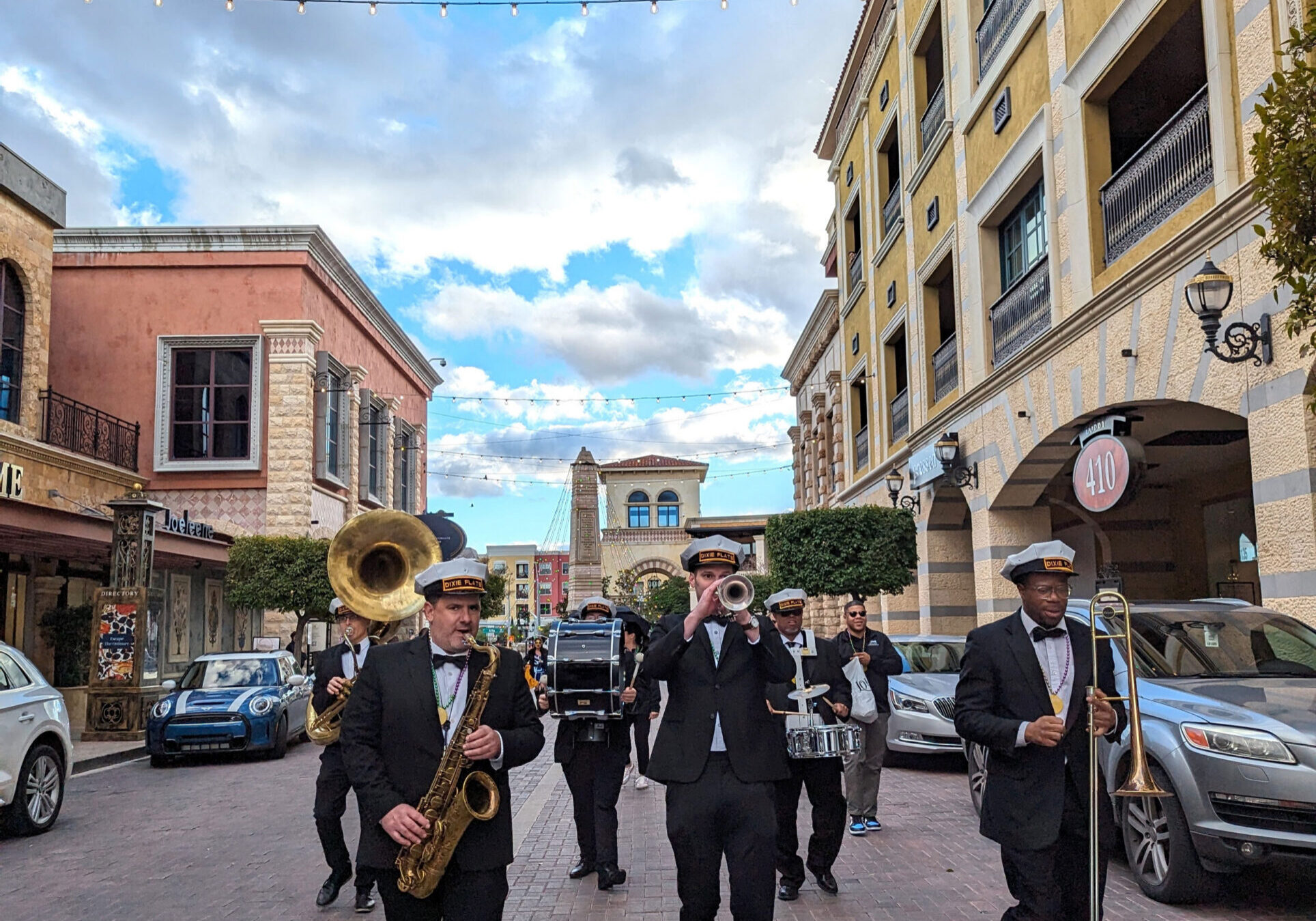 Dixie-Flats-Second-Line-Parade
