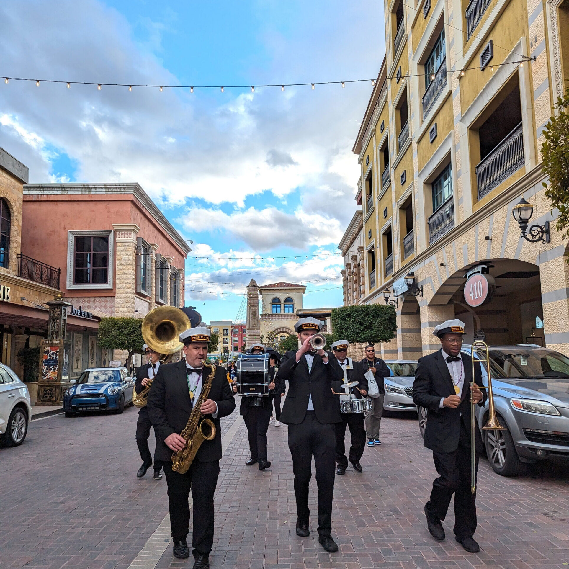 Dixie-Flats-Second-Line-Parade